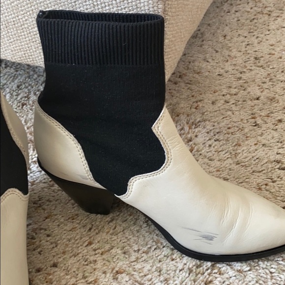 Frye - Picture 2 of 6